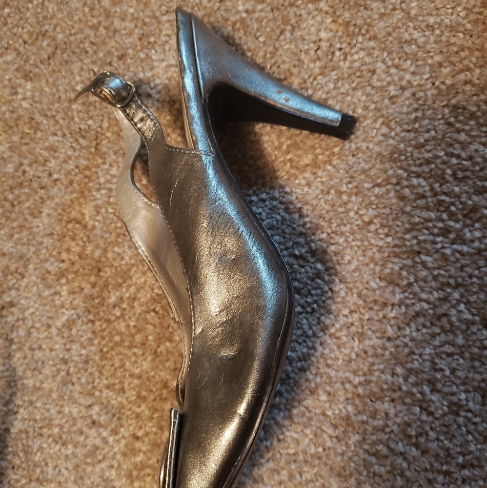 Shoes - Picture 2 of 4